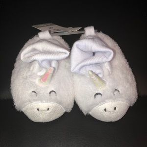 👶🏽Carter’s Baby Girl Unicorn Slippers!!!👶🏽